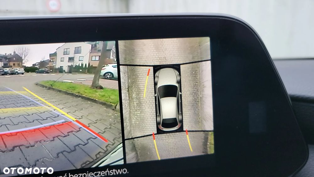 Mazda 3 2.0 mHEV Hikari - 32