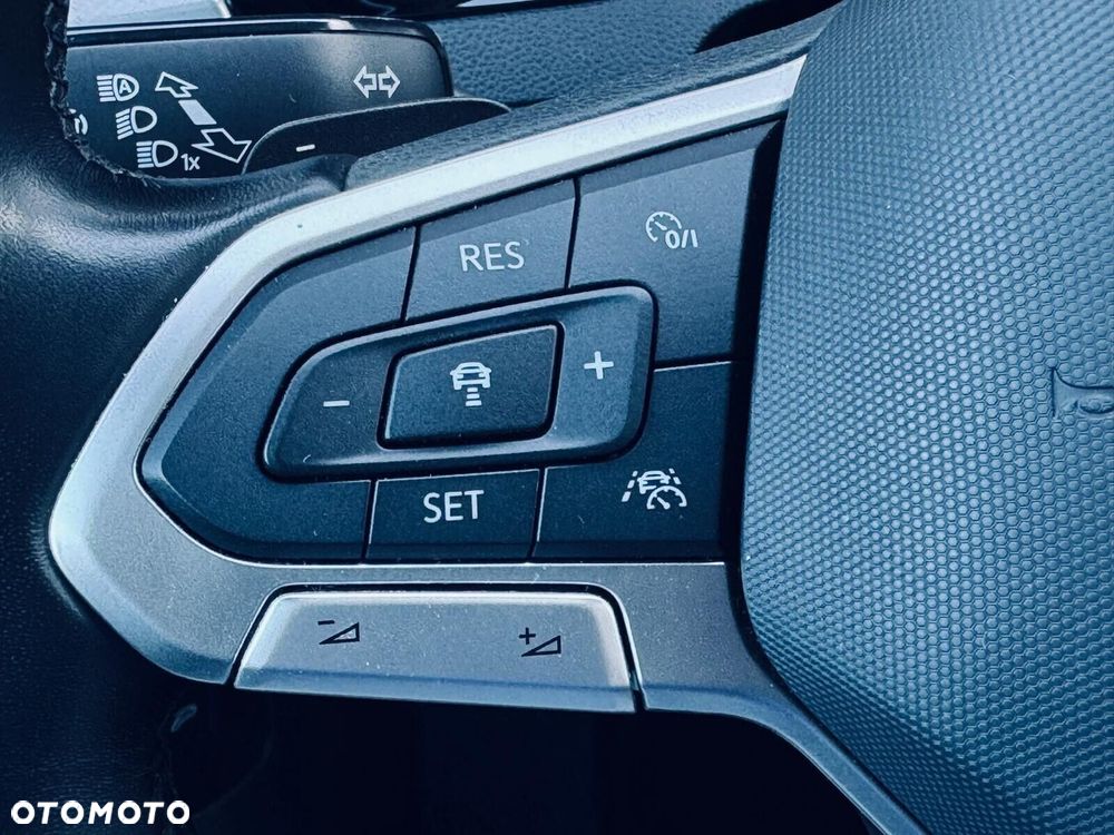 Volkswagen Passat - 21