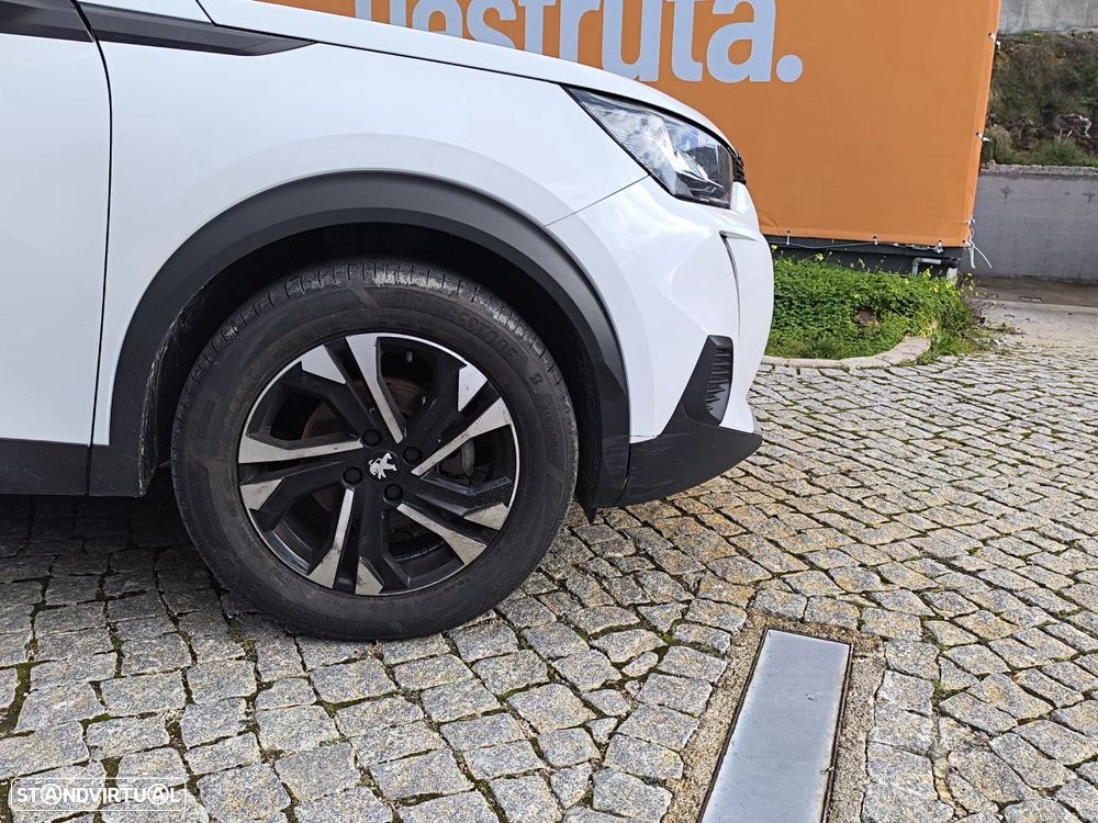 Peugeot 2008 1.2 PureTech Allure - 17