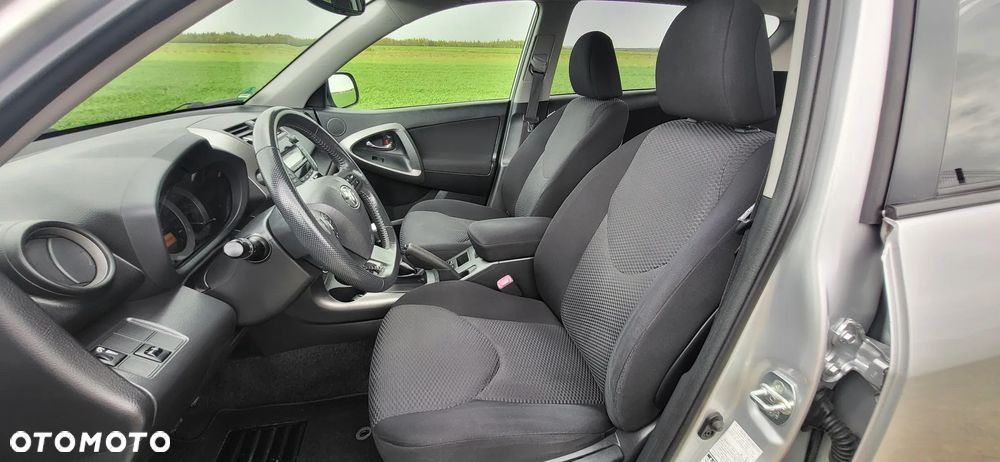 Toyota RAV4 2.0 4x4 Travel - 16