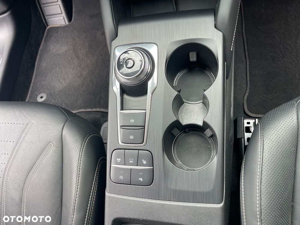 Ford Kuga - 32