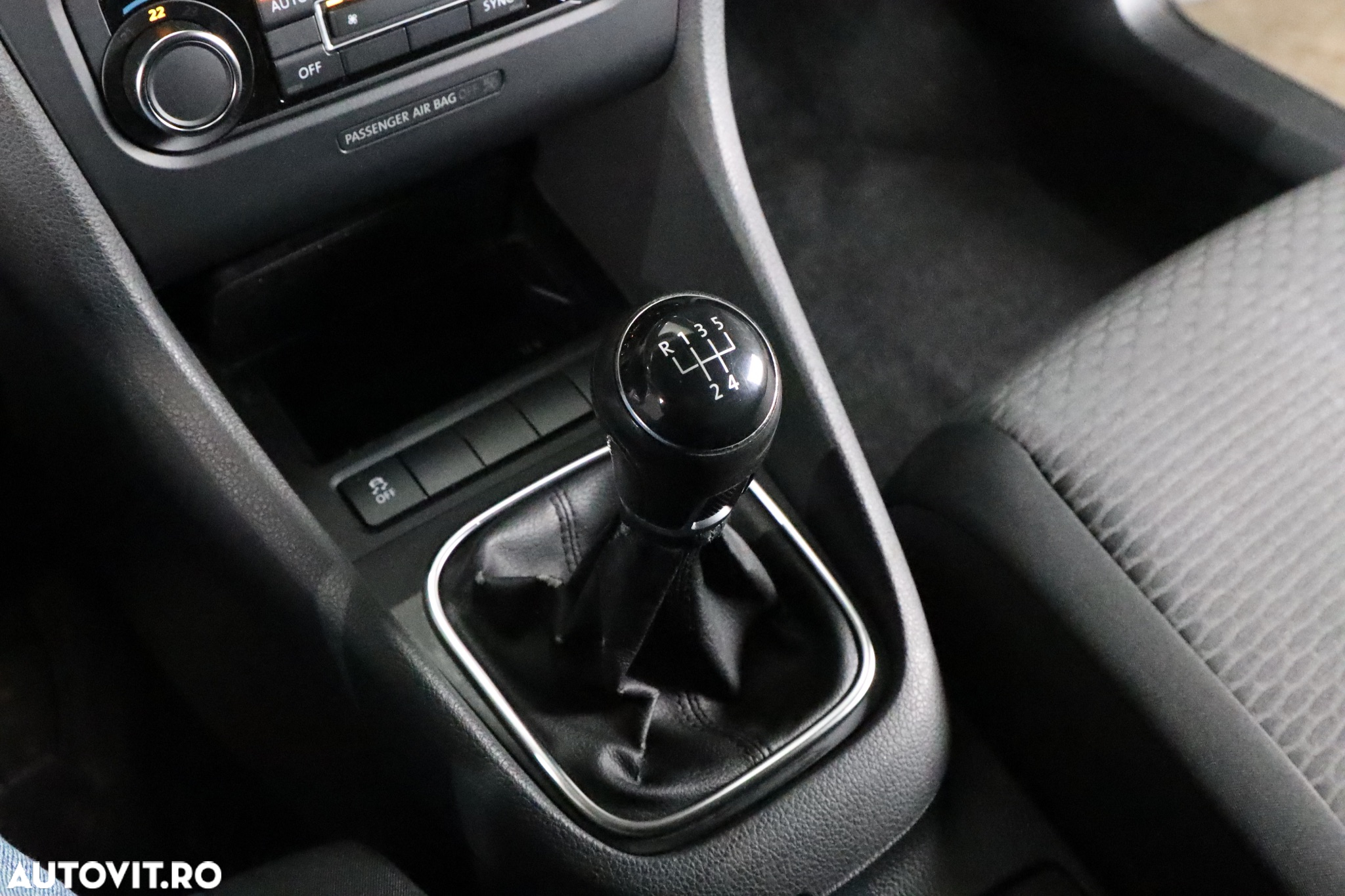 Volkswagen Golf 1.6 TDI BlueMotion Technology DPF Comfortline - 15