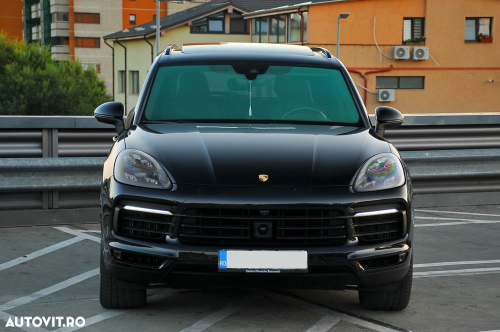 Porsche Cayenne - 1
