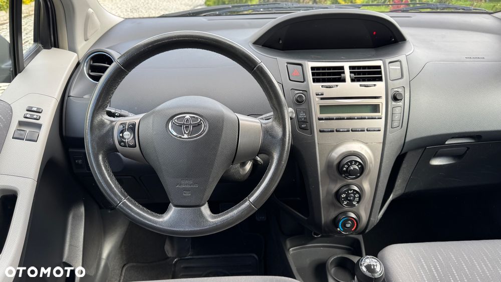 Toyota Yaris 1.33 Luna - 30