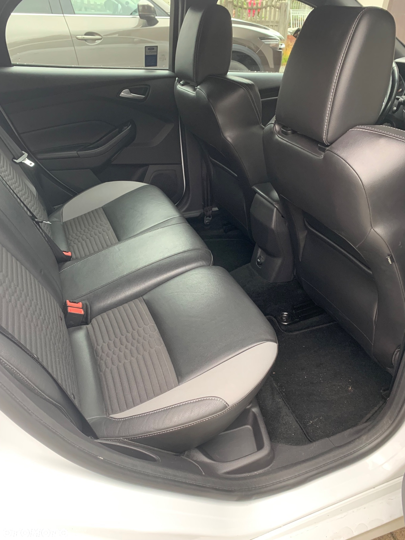 Ford Focus 2.0 EcoBoost ST - 11