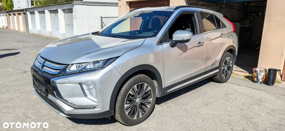 Mitsubishi Eclipse Cross 1.5 T-MIVEC 4WD CVT Diamant+ - 2