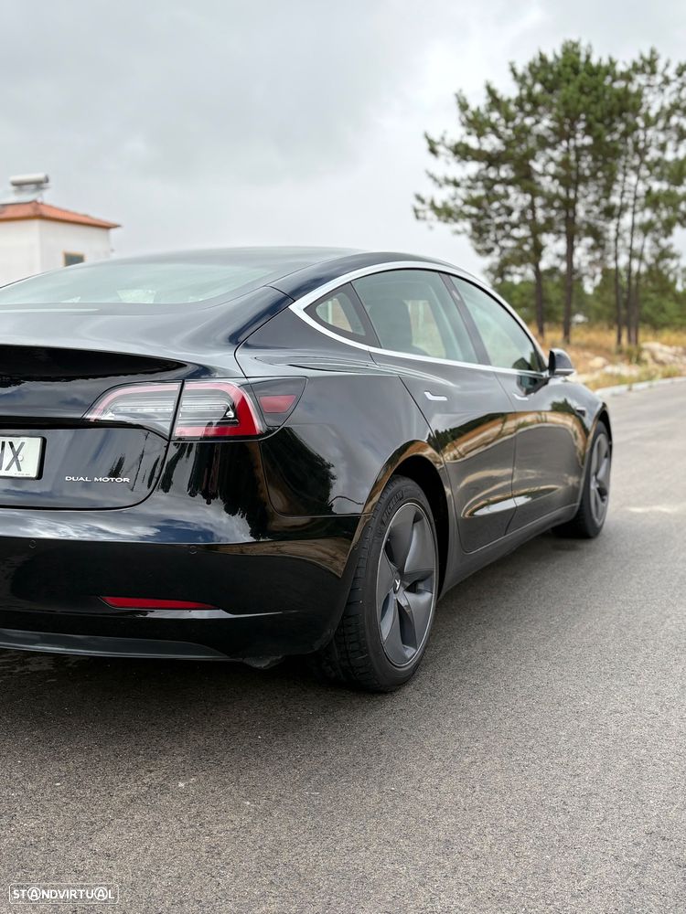 Tesla Model 3 - 4