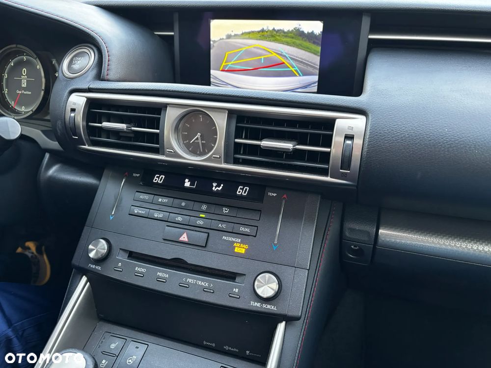 Lexus IS 200t Sport Line - 14
