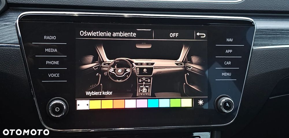 Skoda Superb 2.0 TDI DSG Premium Edition - 27