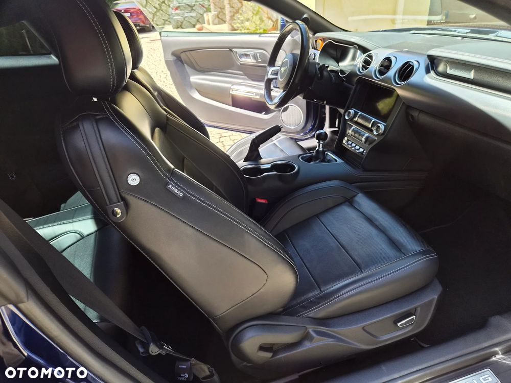 Ford Mustang - 16