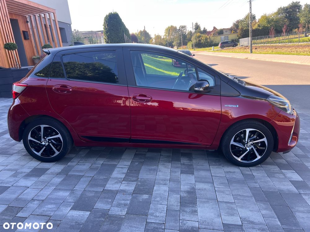 Toyota Yaris Hybrid 100 Selection - 9