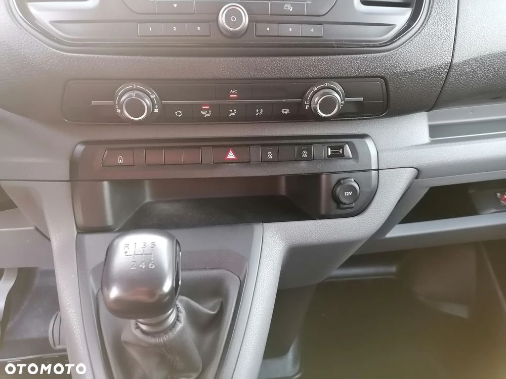 Toyota ProAce D-4D Long 3,0t Active (bryg.) - 11