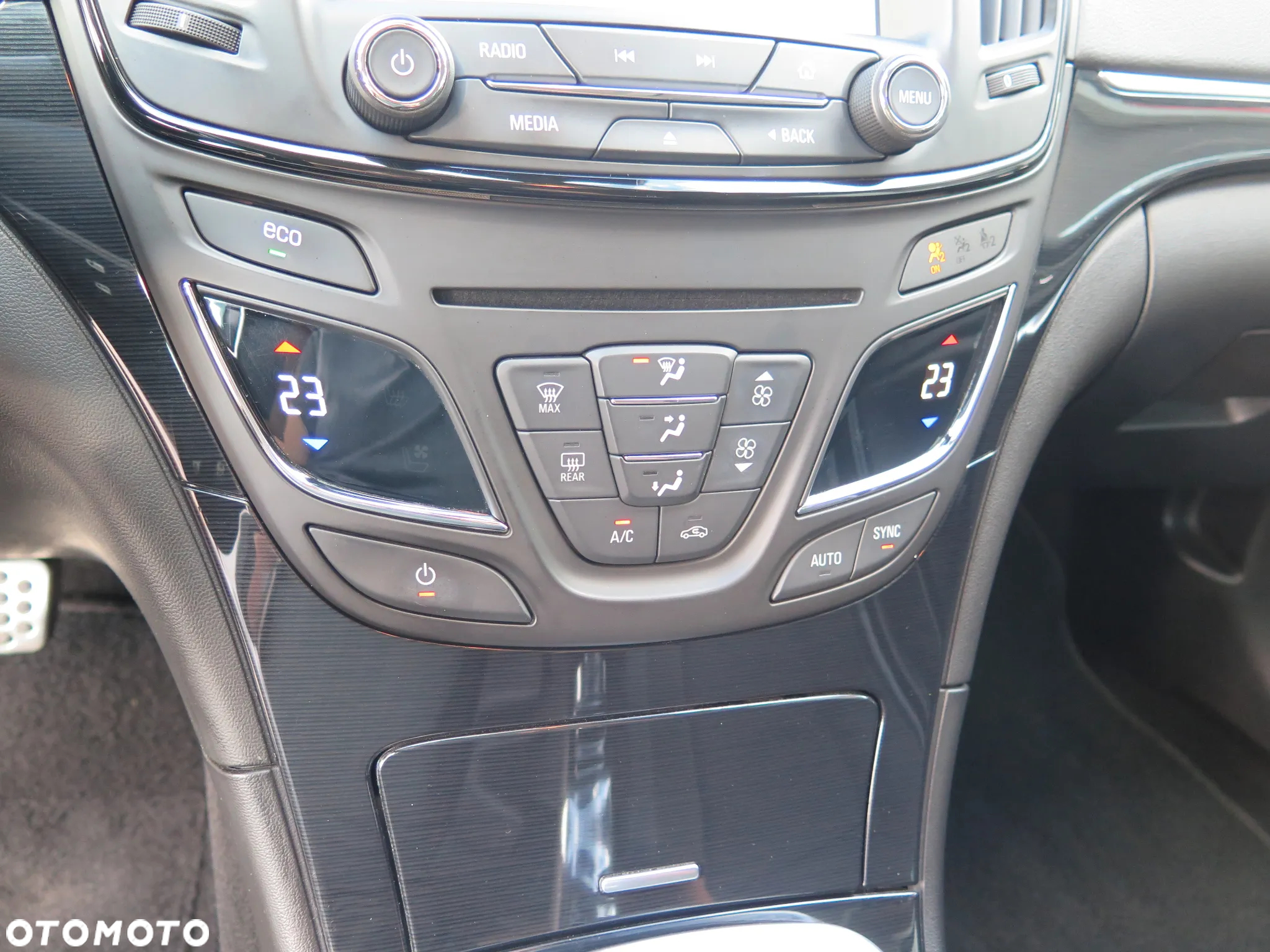 Opel Insignia 2.0 CDTI Cosmo S&S - 18