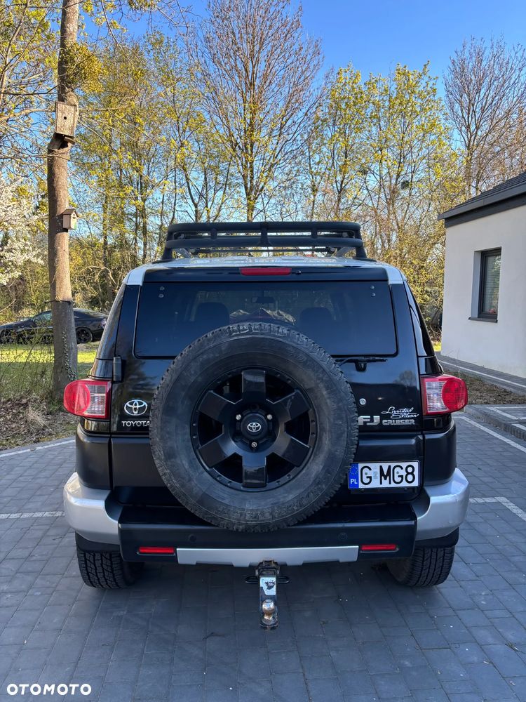 Toyota FJ - 9