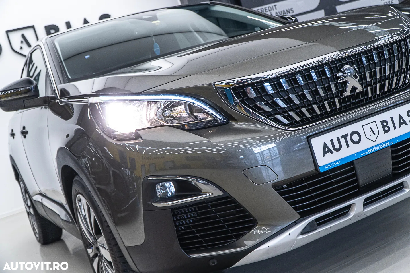 Peugeot 3008 1.2 PureTech 130 BVM6 Allure Pack - 28