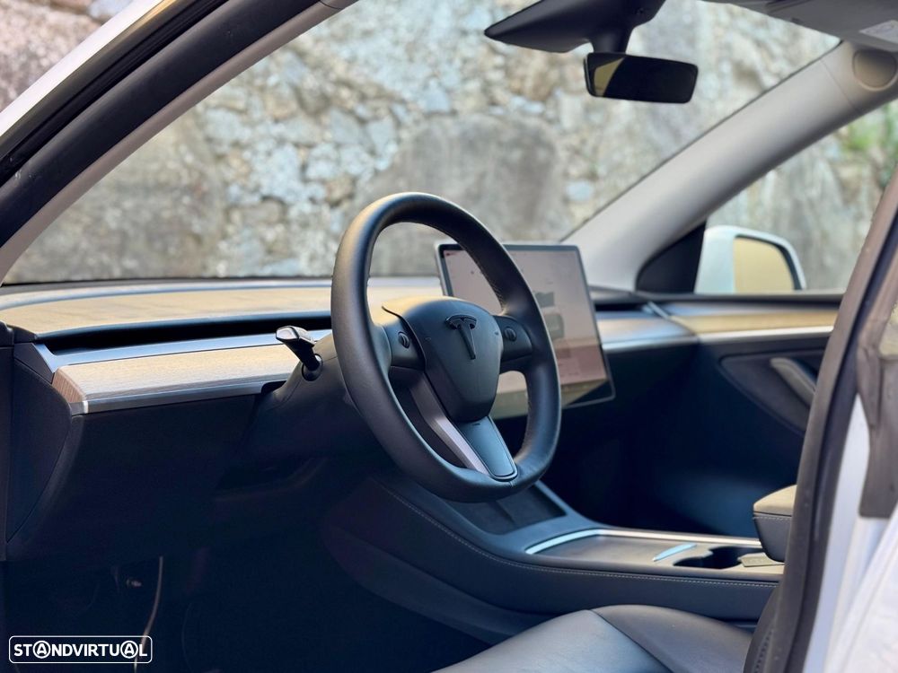 Tesla Model Y Standard - 23