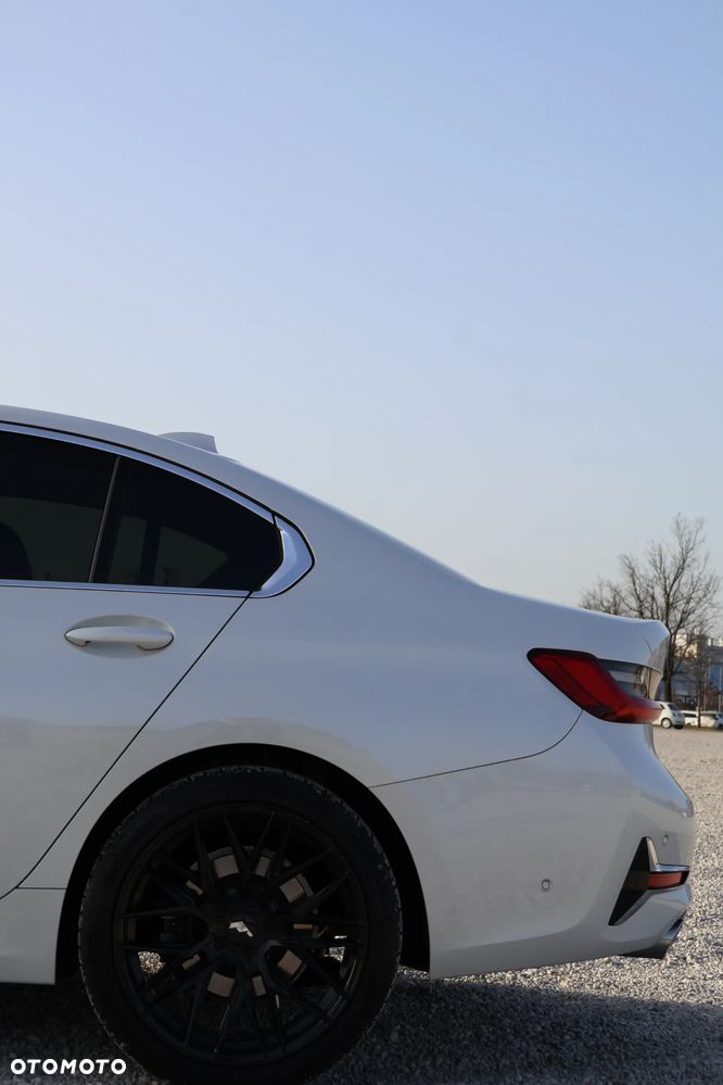 BMW Seria 3 320d xDrive Luxury Line - 8