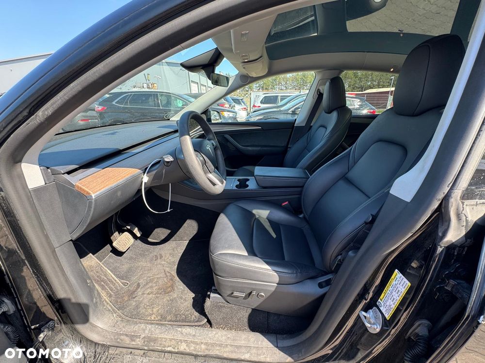 Tesla Model Y Long Range Dual Motor AWD - 10