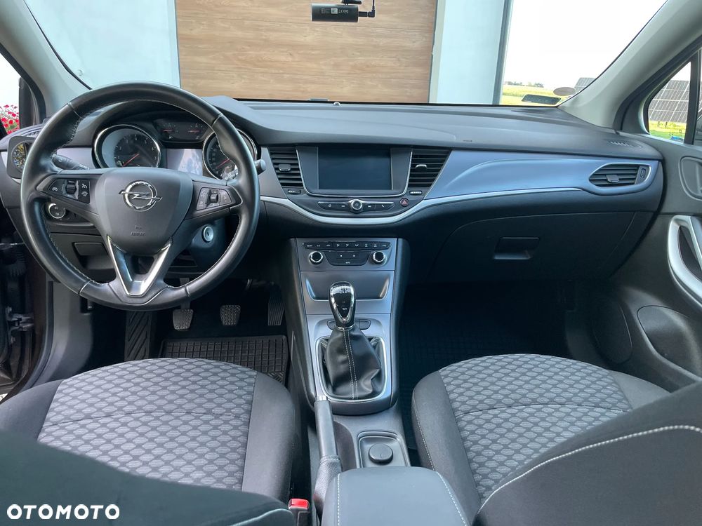 Opel Astra 1.4 T Enjoy - 9