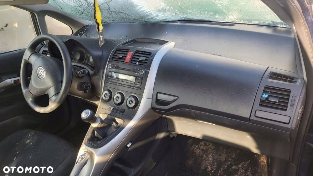TOYOTA AURIS I RADIO FABRYCZNE - 10