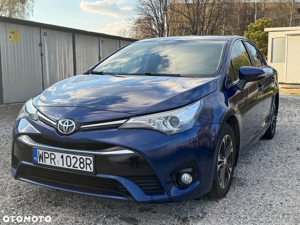 Toyota Avensis 1.6 D-4D Active - 3