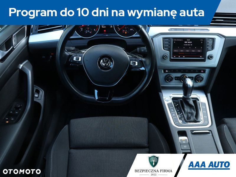 Volkswagen Passat - 9