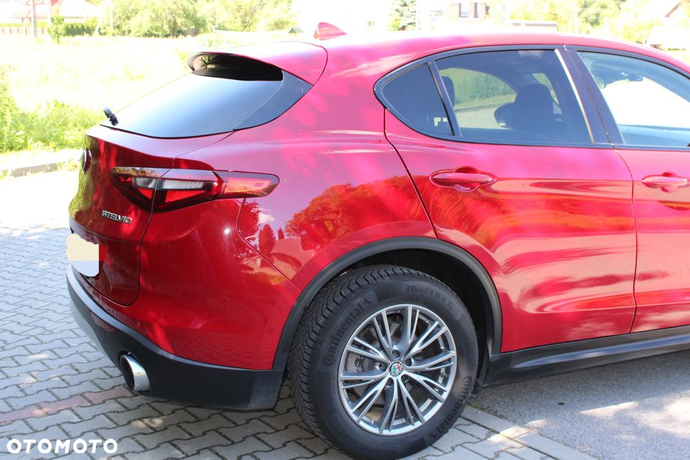Alfa Romeo Stelvio 2.0 Turbo 16V AT8-Q4 - 9