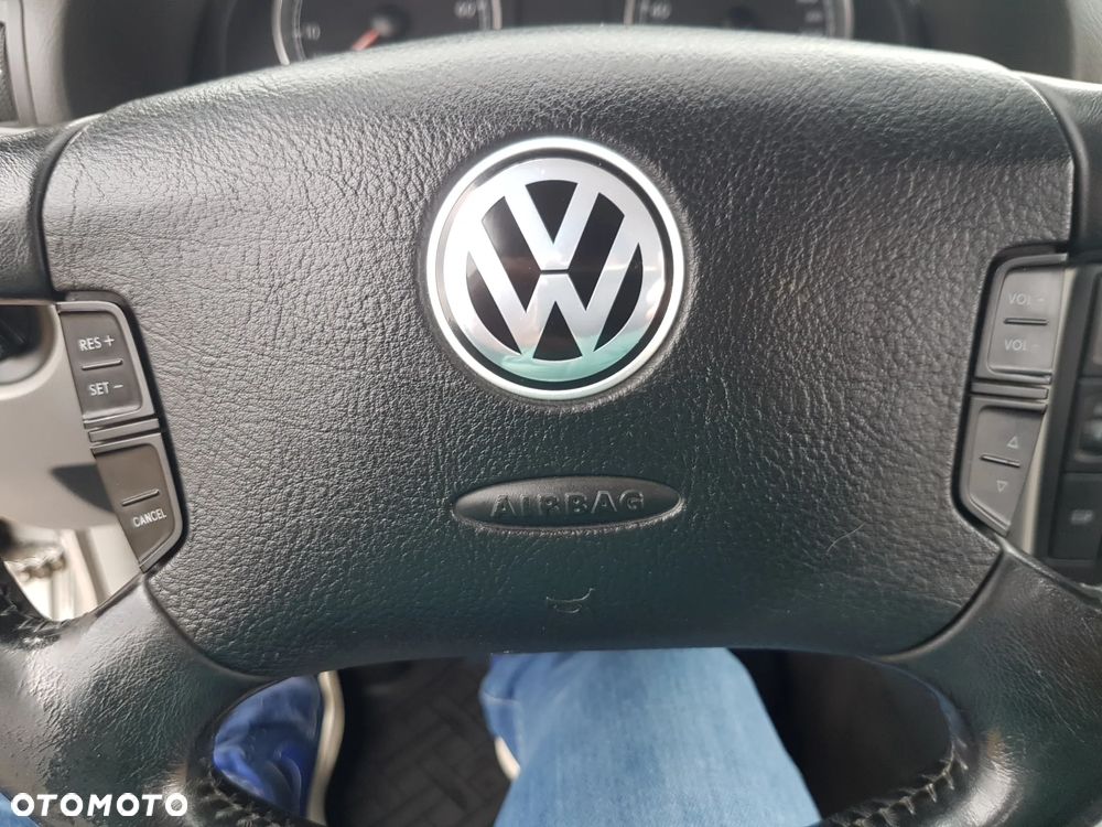 Volkswagen Passat 1.8 5V Turbo Comfortline Family - 20