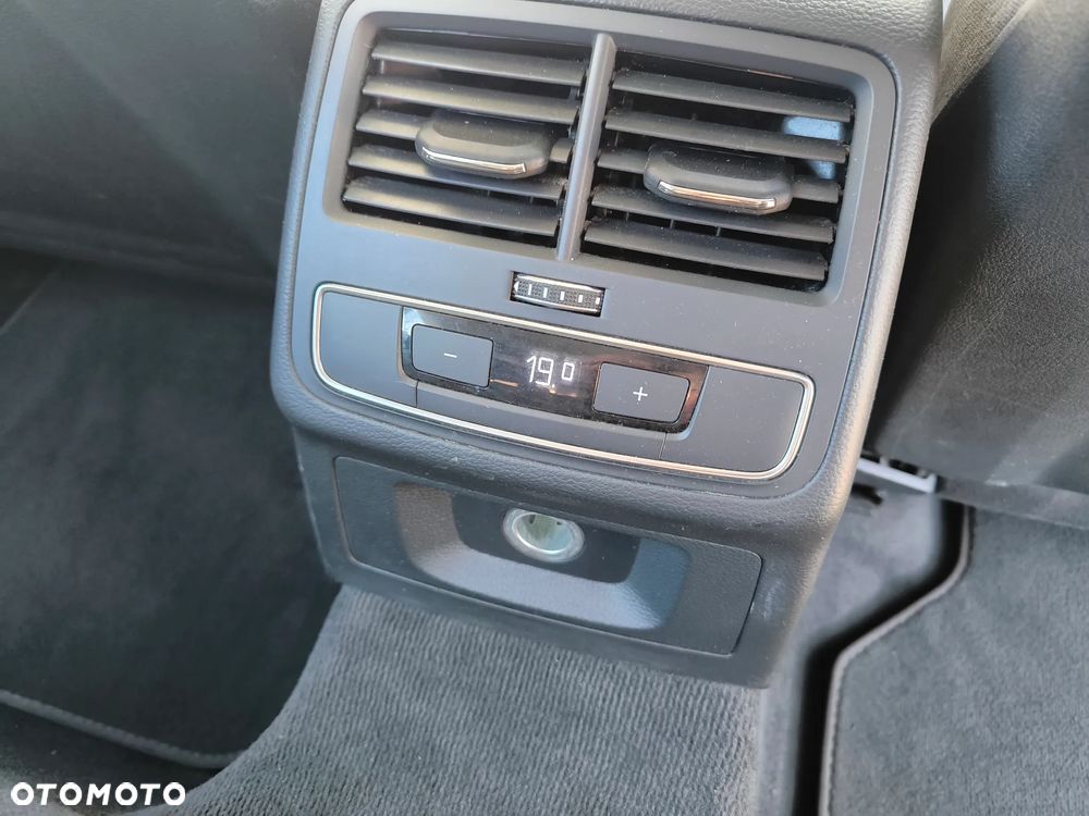 Audi A4 Avant 2.0 TDI S tronic - 24
