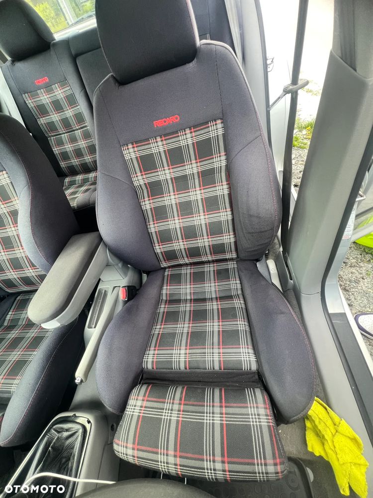 Volkswagen Golf 1.6 - 18