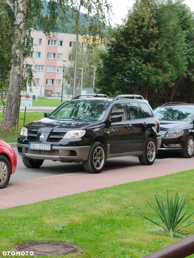 Mitsubishi Outlander - 3