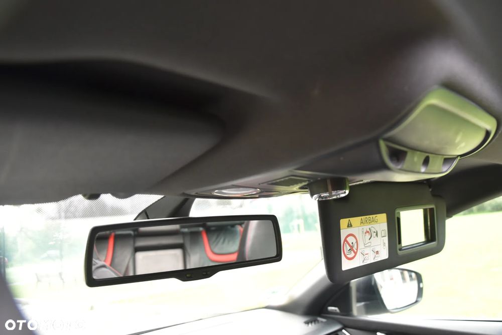 Skoda Octavia 2.0 TDI DSG RS - 22