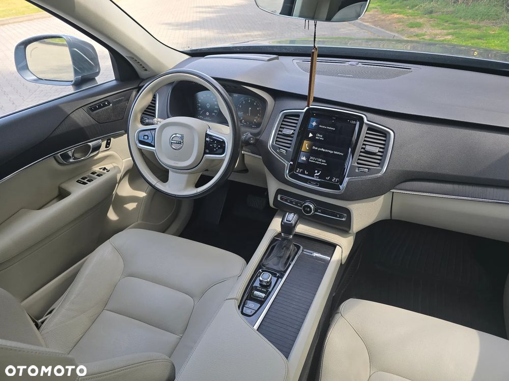 Volvo XC 90 T6 AWD Geartronic Momentum Pro - 23