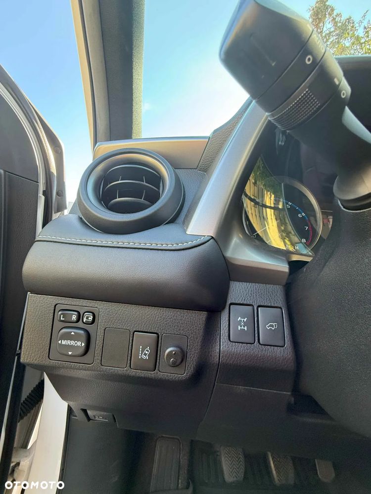 Toyota RAV4 - 9