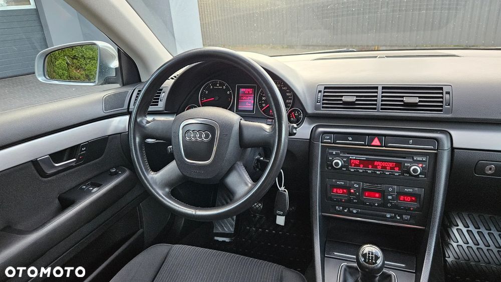 Audi A4 Limousine - 18