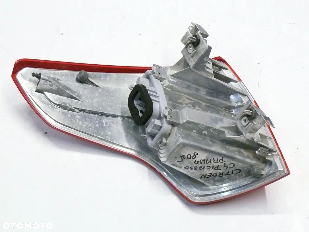 LAMPA TYLNA PRAWA CITROEN C4 PICASSO I 2006 2013 - 2