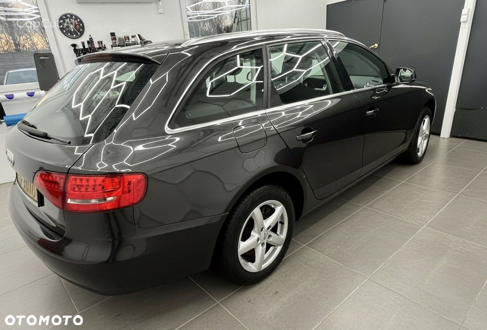 Audi A4 Avant - 16