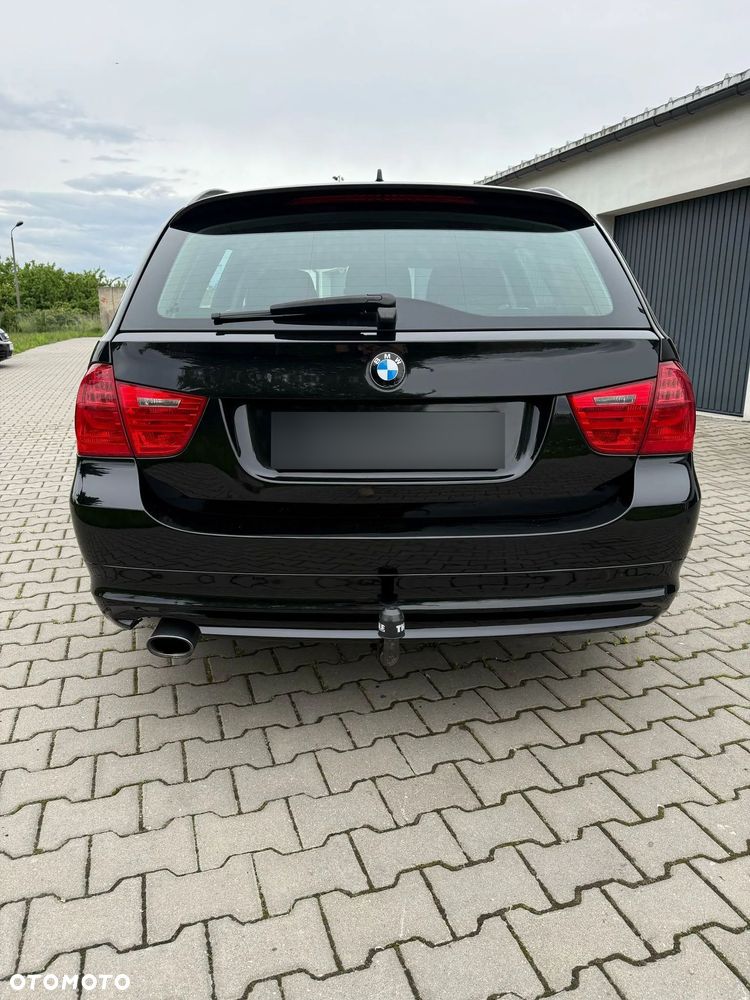 BMW Seria 3 318d - 12