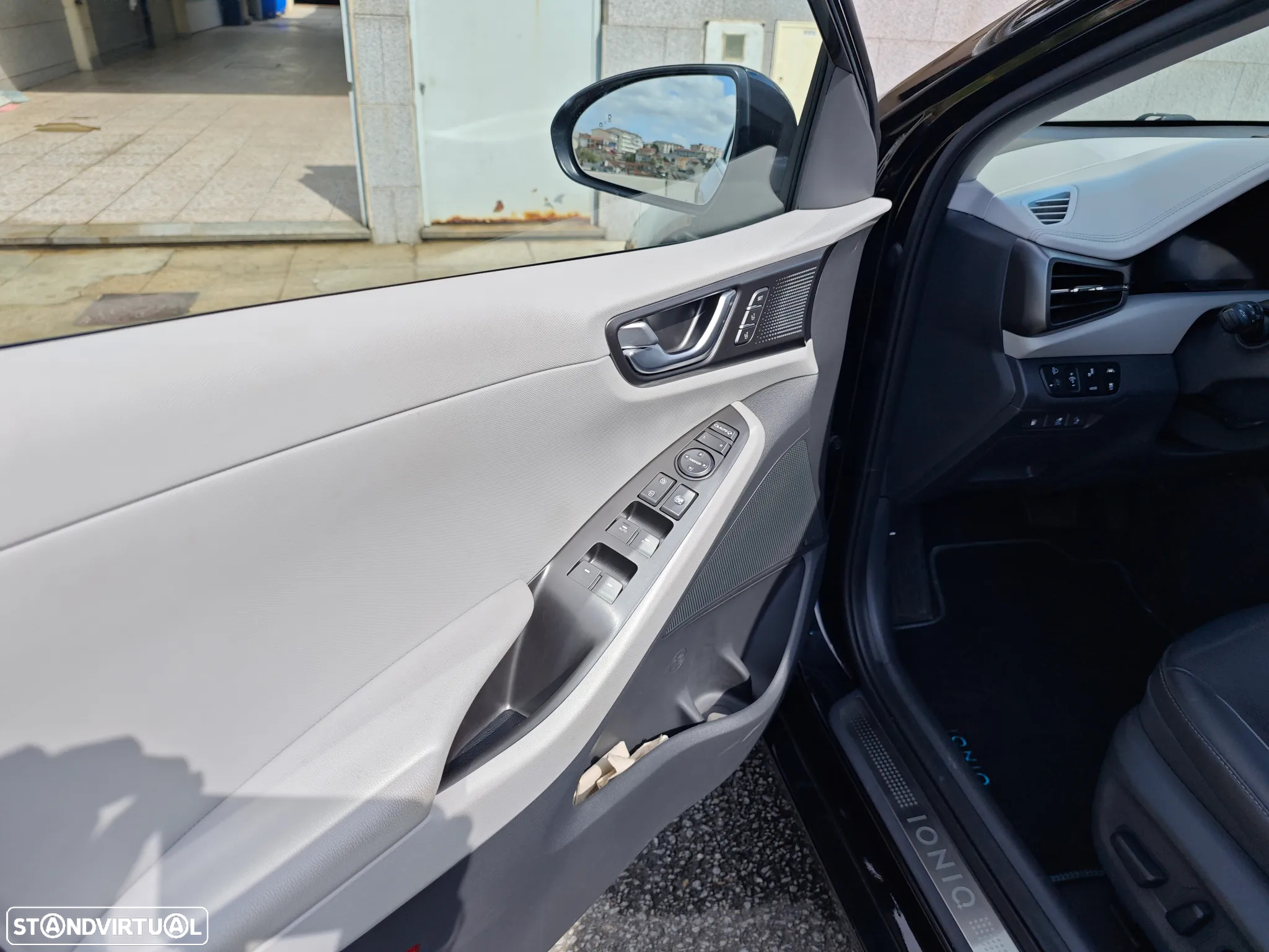 Hyundai Ioniq 1.6 GDI HEV Pack Plus - 27