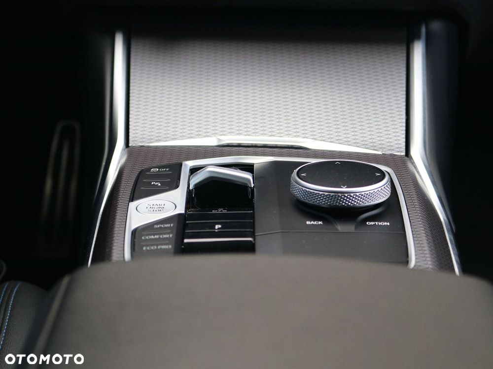 BMW Seria 3 320d mHEV M Sport - 37