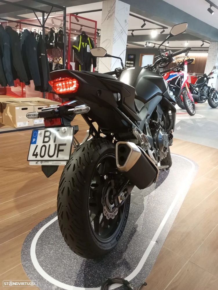 Honda CB 750 HORNET - 3