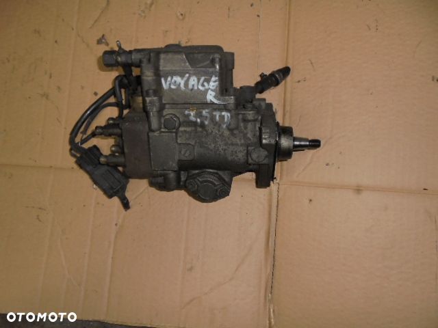 POMPA WTRYSKOWA VOYAGER 2.5 TD 96-00 - 1