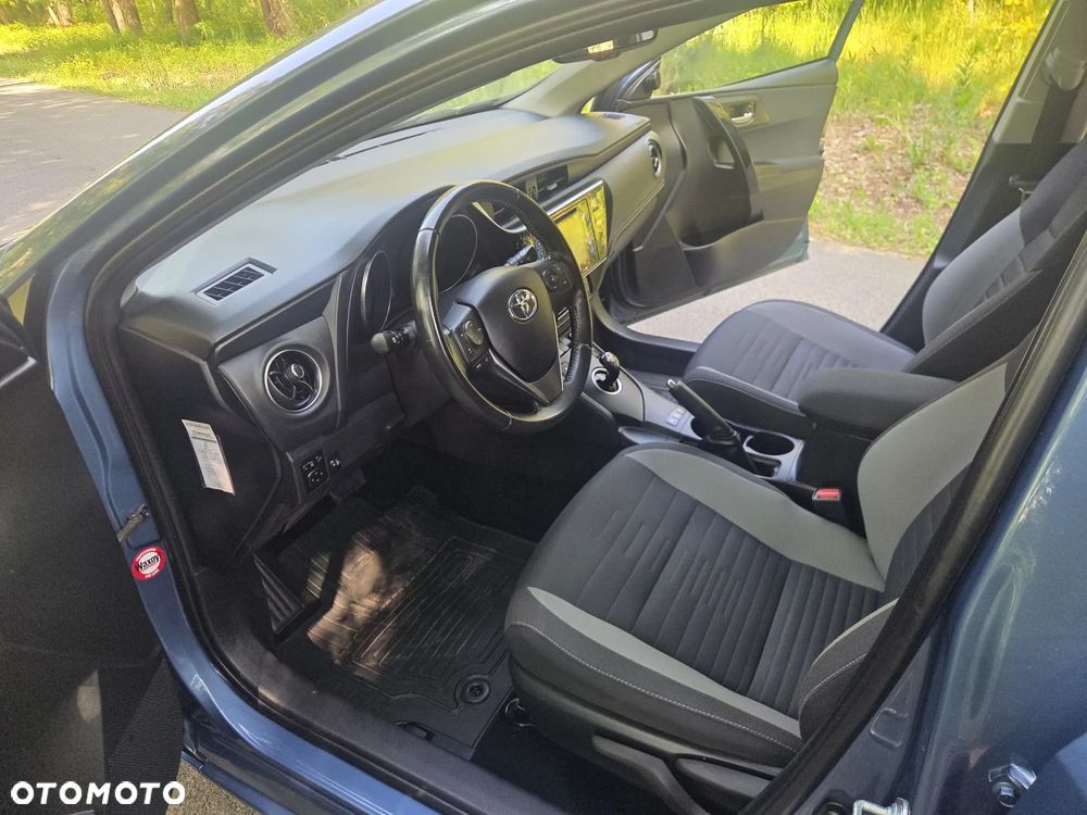 Toyota Auris - 14