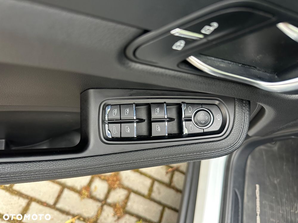 Porsche Macan Standard - 27