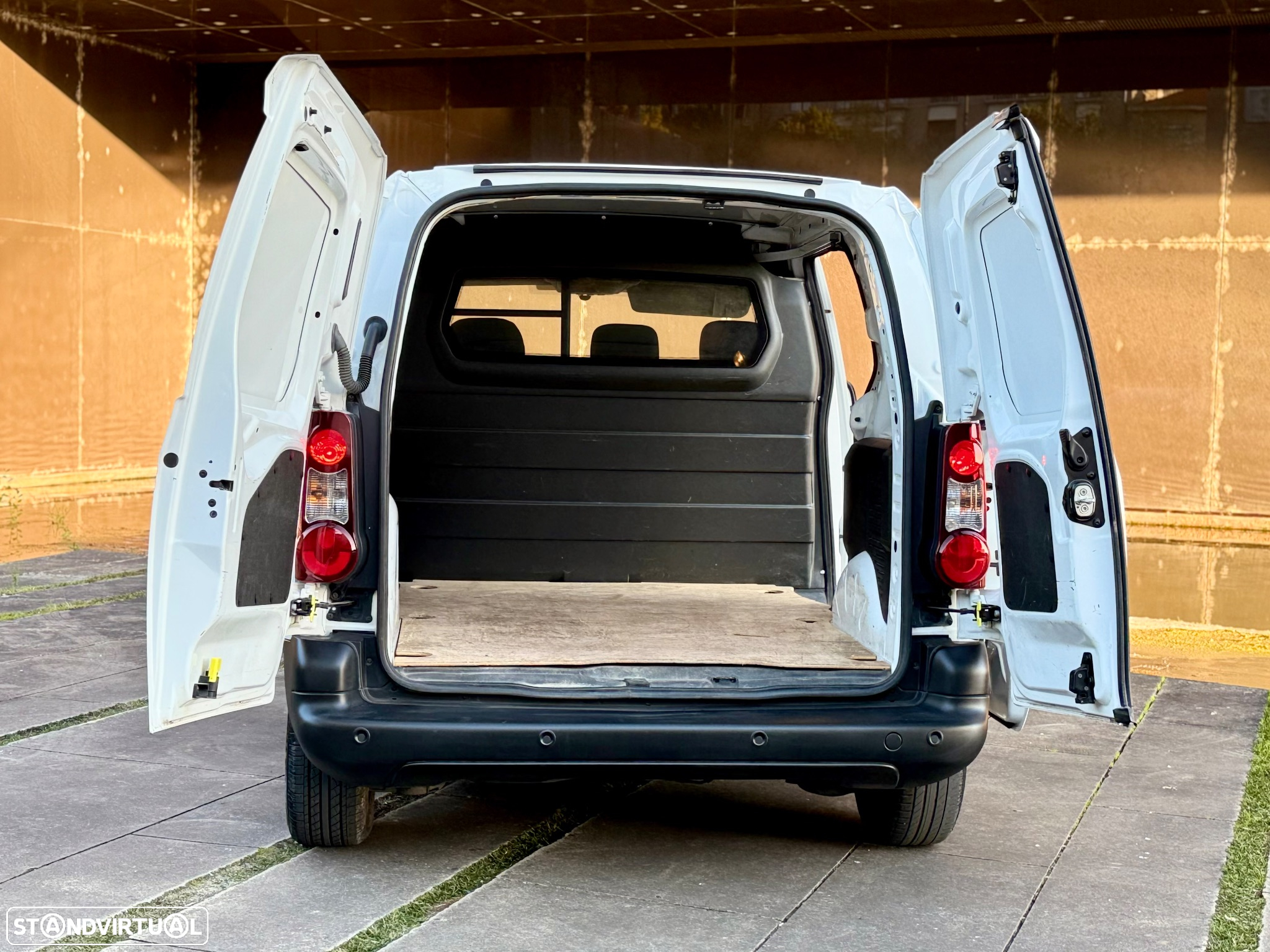 Citroën Berlingo 3lugares AUTOMÁTICA - 15