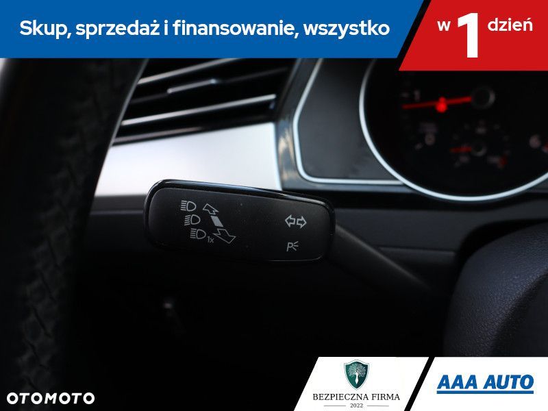 Volkswagen Passat - 17