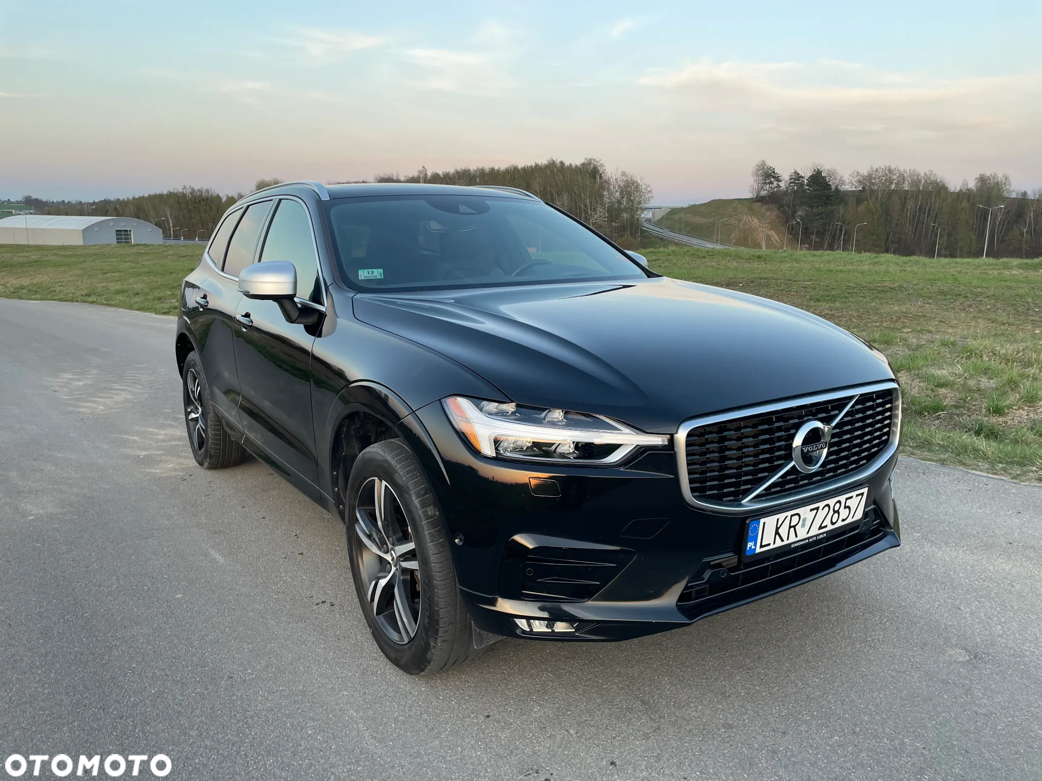 Volvo XC 60 T6 AWD R-Design - 4
