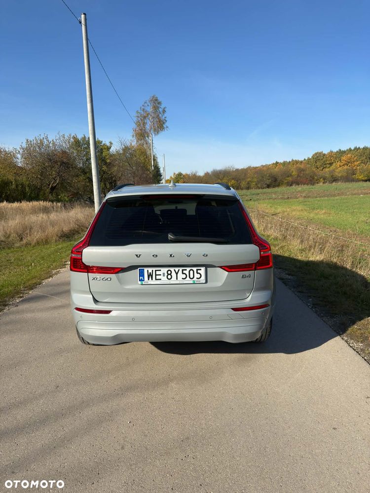 Volvo XC 60 B4 D Essential - 5