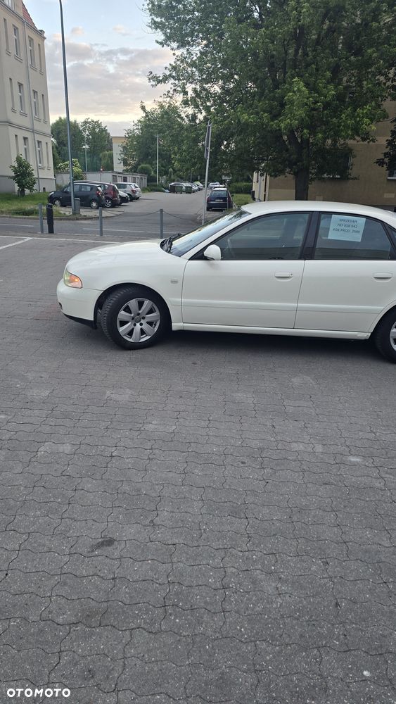 Audi A4 Limousine - 7