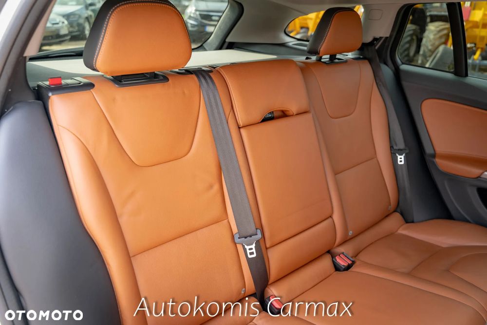 Volvo V60 Cross Country T5 AWD Summum - 22
